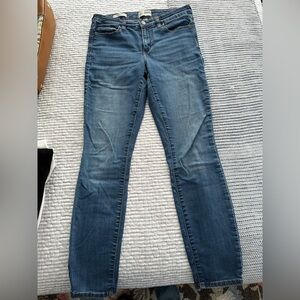 Universal Thread Women's Blue Skinny Jeans